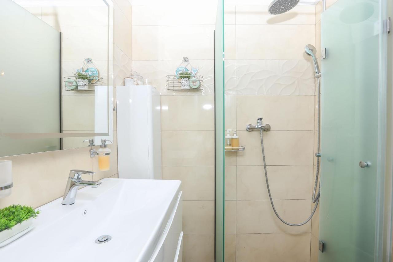 Liston Suites Anastasia コルフ島 エクステリア 写真